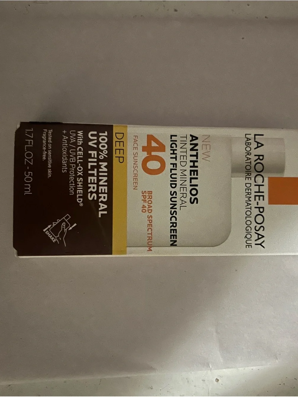 La Roche-Posay Anthelios Tinted Mineral Light Fluid Sunscreen SPF 40 - Deep